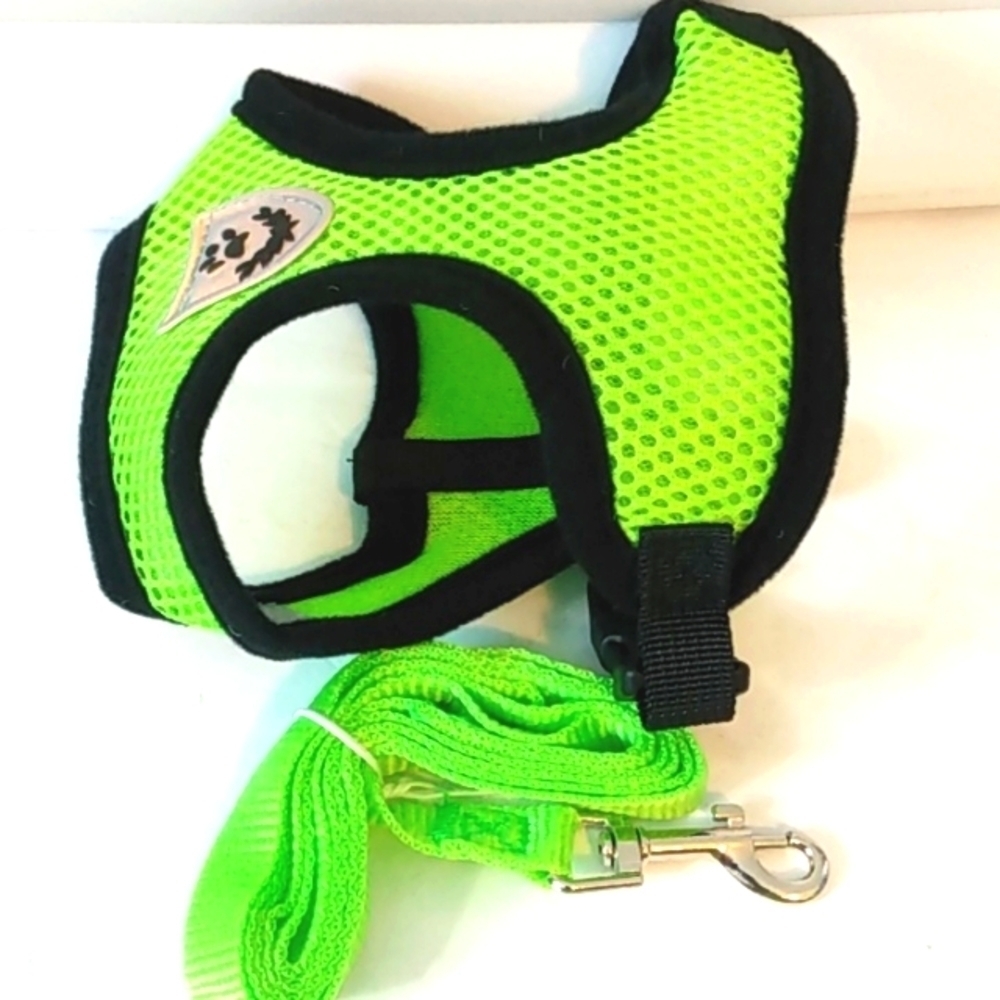 SMALL DOG HARNESS VEST WITH LEASH SET LIME GREEN & BLACK SIZE SMALL NWT